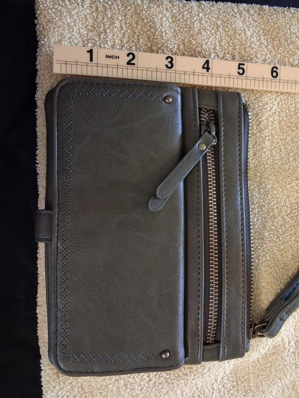 Olive Green Faux Leather Wristlet Wallet Organizer Clutch Phone Wallet